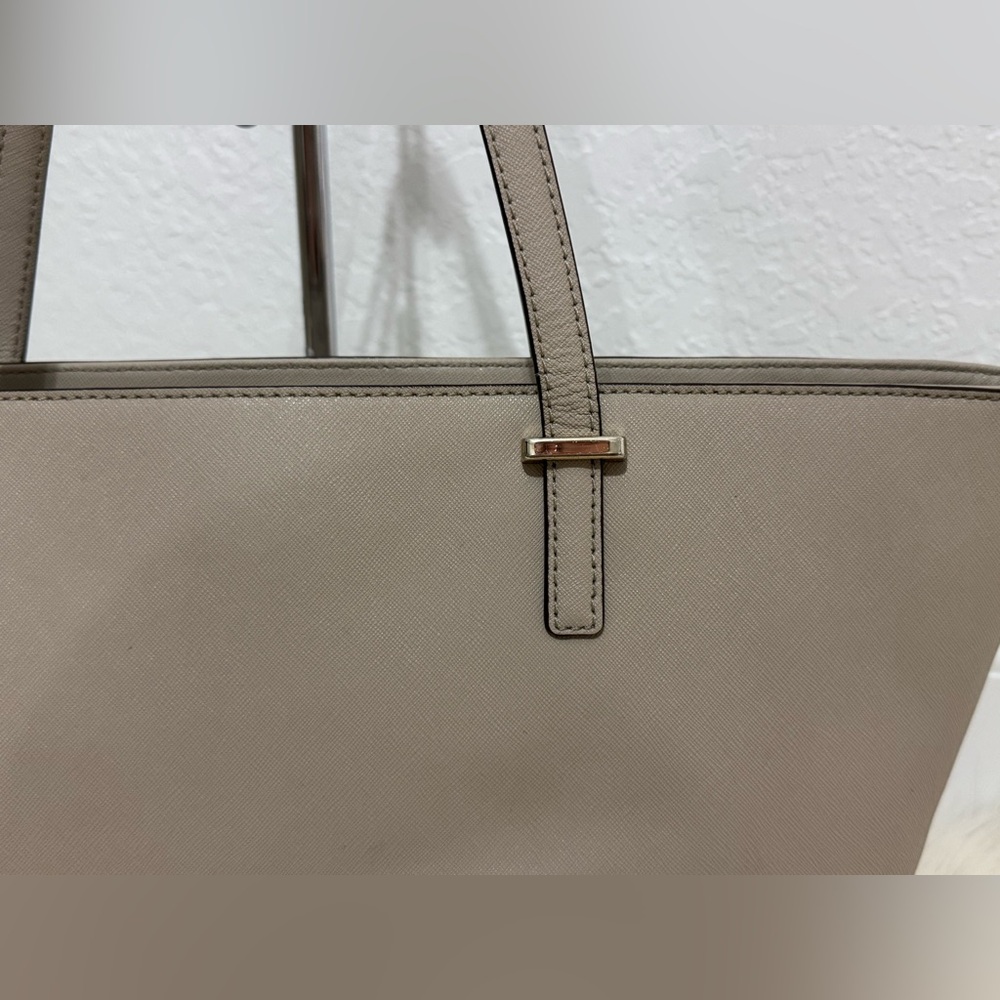 Kate Spade New York Saffiano Leather Cedar Street Medium Harmony Tote Taupe EUC - Picture 9 of 16